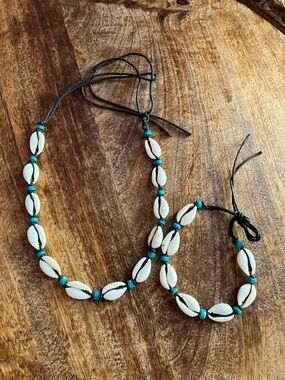 Mallorca Boutique White Shell Necklace and Bracelet Set with Turquoise Beads